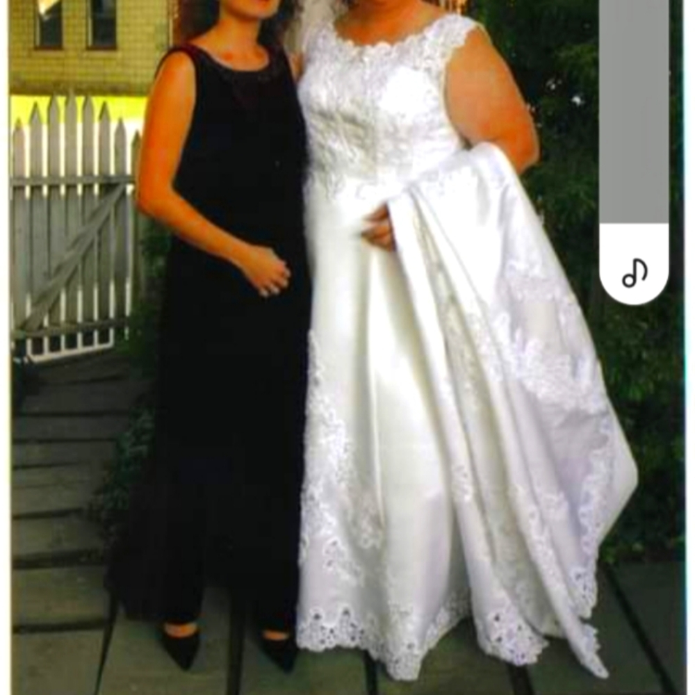 Sz 22 wedding dress